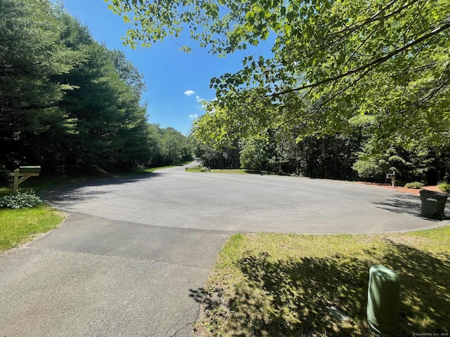 17 Shannon Dr, Barkhamsted, CT 06063