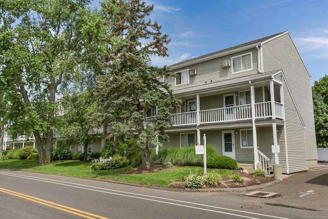 718 Cove Rd Apt 3, Stamford, CT 06902 - townhome / multi-family property with a balcony