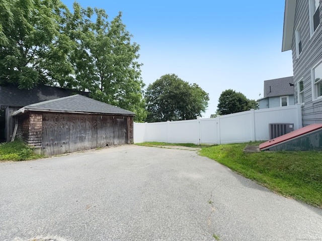 163 Willetts Ave, New London, CT 06320 - view of asphalt road