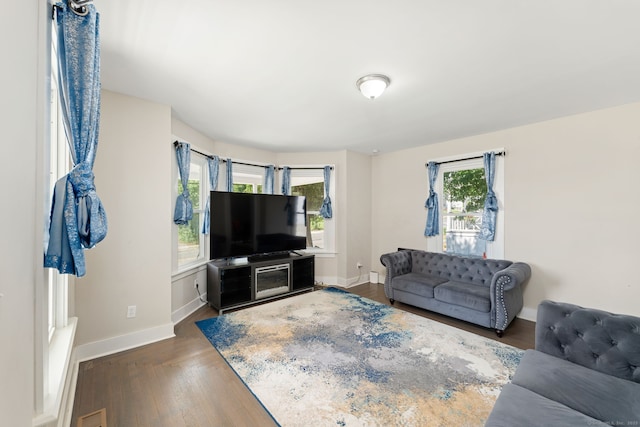 163 Willetts Ave, New London, CT 06320 - living room with wood finished floors and baseboards