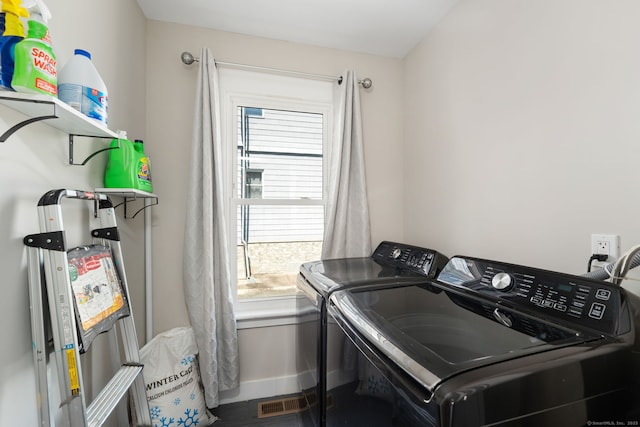 163 Willetts Ave, New London, CT 06320 - washroom with washer and dryer and baseboards