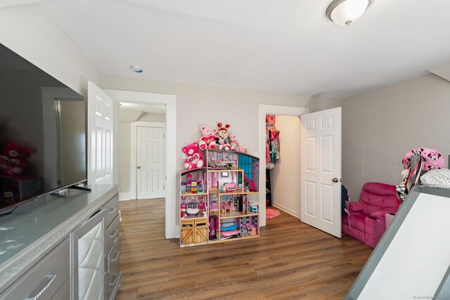 163 Willetts Ave, New London, CT 06320 - playroom with wood finished floors