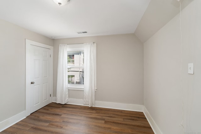 163 Willetts Ave, New London, CT 06320 - additional living space featuring dark wood-style floors and baseboards