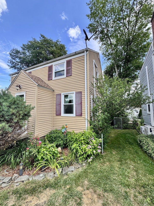 34 Federal St, West Hartford, CT 06110 - view of property exterior