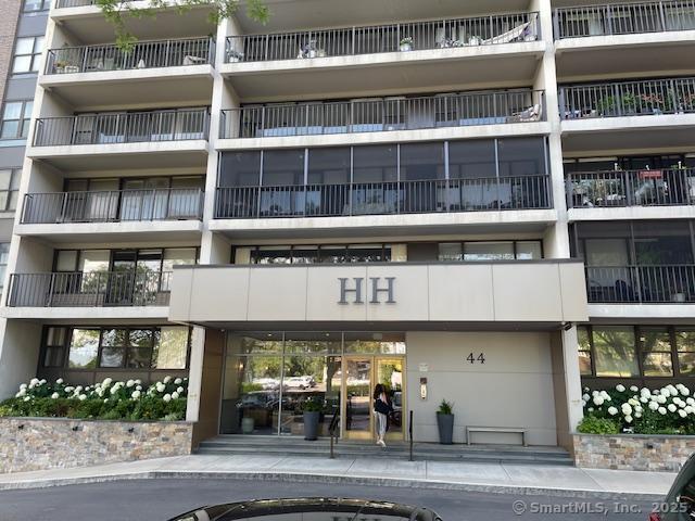 44 Strawberry Hill Ave Apt 6A, Stamford, CT 06902 - view of apartment building / complex
