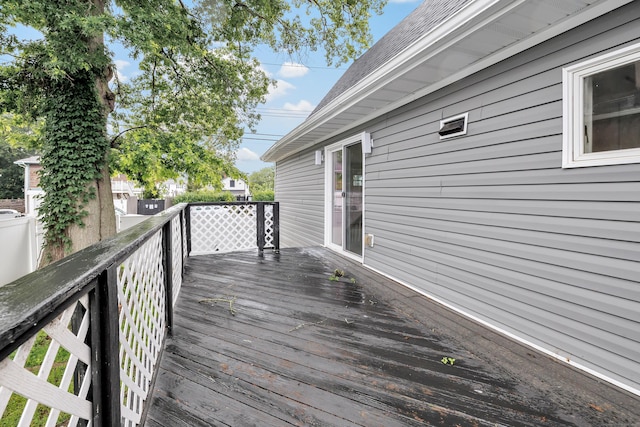 34 2nd Ave, East Haven, CT 06512 - view of wooden deck