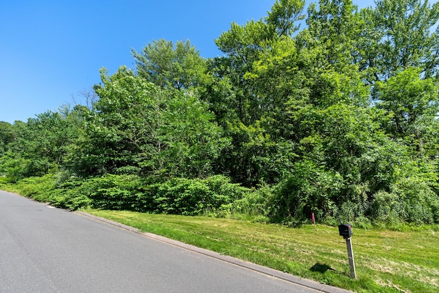 60 Vermillion Dr, Avon, CT 06001
