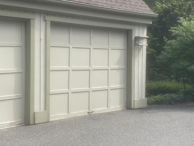 277 Heritage Vlg Unit C, Southbury, CT 06488 - view of garage