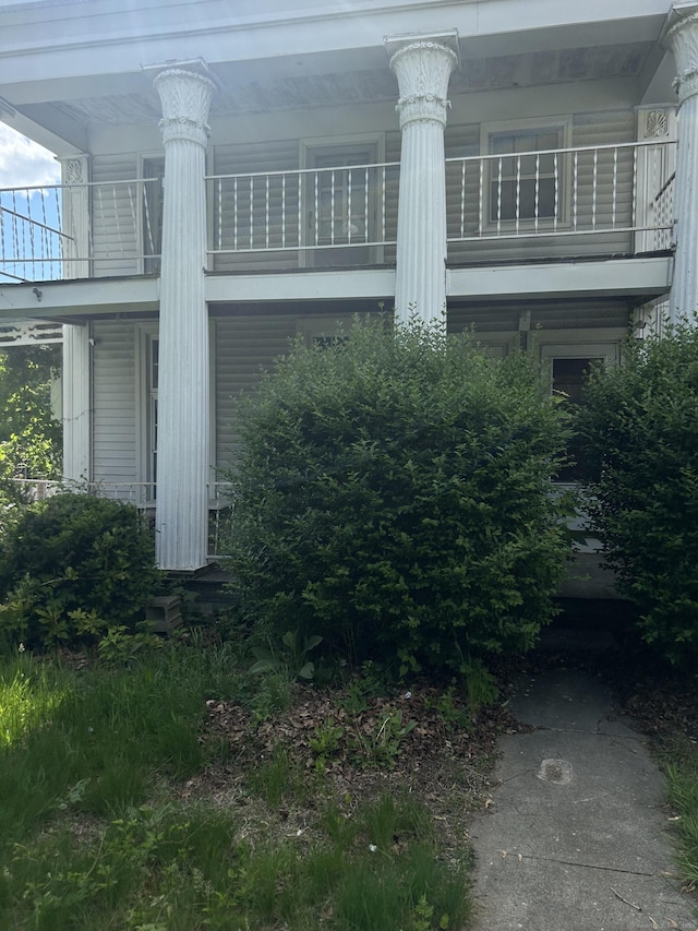 36 Boswell Ave, Norwich, CT 06360 - view of side of home with a balcony