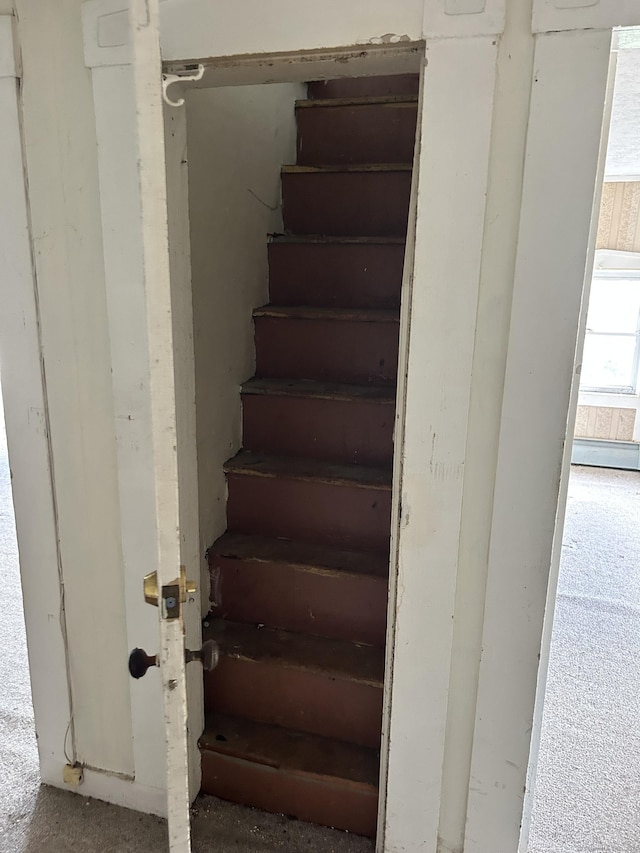 36 Boswell Ave, Norwich, CT 06360 - view of stairs