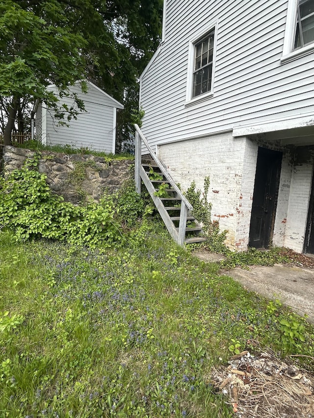 36 Boswell Ave, Norwich, CT 06360 - view of yard