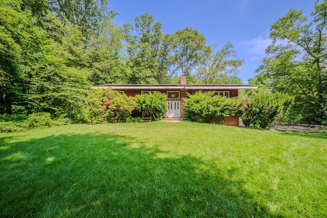 4 Northrop Rd, Woodbridge, CT 06525 - view of green lawn