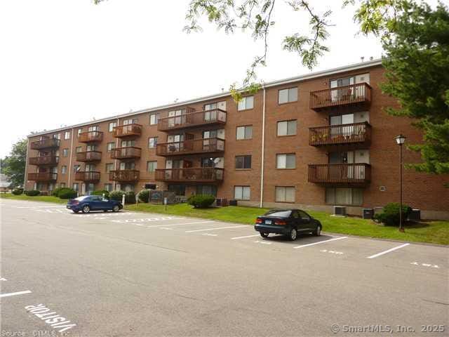 1305 Harbor View Dr Unit 1305, Rocky Hill, CT 06067 - photo 2