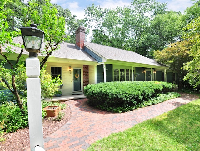 3 Carriage Dr, Canton, CT 06019 - single story home featuring roof with shingles and a chimney