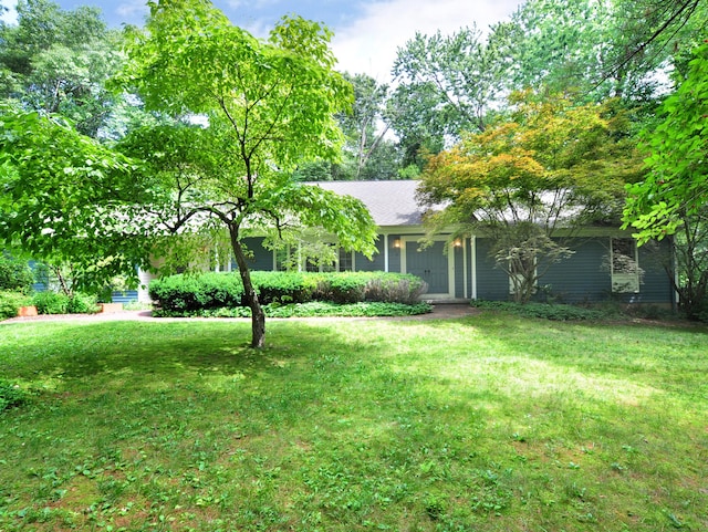 3 Carriage Dr, Canton, CT 06019 - view of front of property with a front lawn