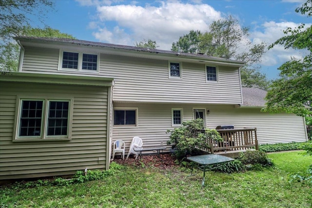 17 Robinhood Rd, Danbury, CT 06811 - rear view of property featuring a lawn