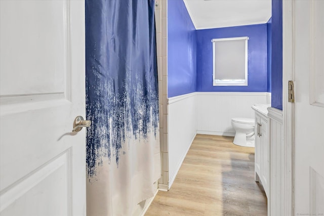 3 Old Hemlock Rd, Brookfield, CT 06804 - full bathroom featuring wood finished floors, wainscoting, vanity, a shower with shower curtain, and crown molding