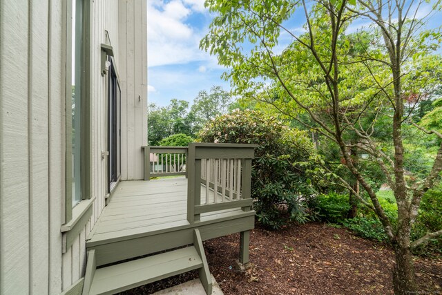 900 Heritage Vlg Unit B, Southbury, CT 06488 - view of wooden deck