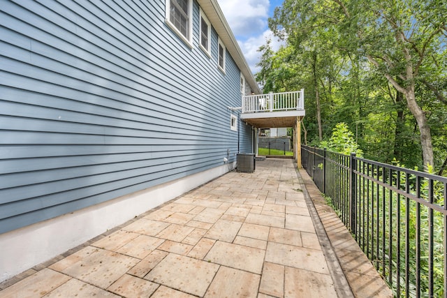 90 Haddad Rd, Waterbury, CT 06708 - patio / terrace with a patio area