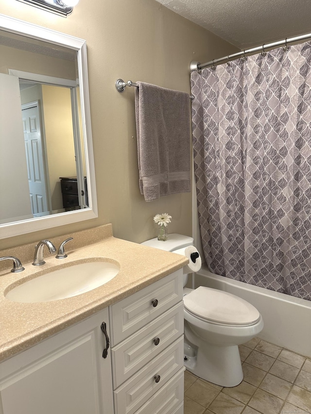 14 Lakeside Dr Unit Q, Ledyard, CT 06339 - full bath with vanity, shower / bathtub combination with curtain, and a textured ceiling