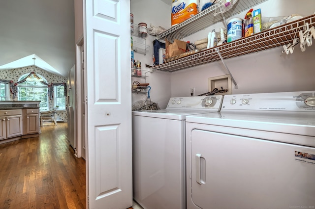 507 Elk Run Unit 507, Shelton, CT 06484 - laundry area featuring washing machine and clothes dryer and wood finished floors
