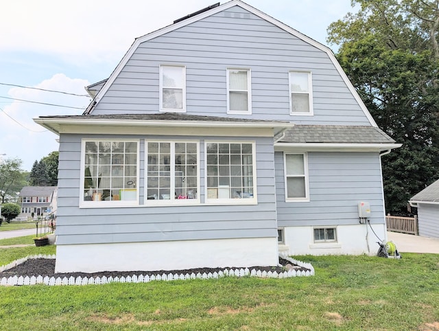 18 Victory St, Bridgeport, CT 06606 - view of property exterior featuring a gambrel roof and roof with shingles