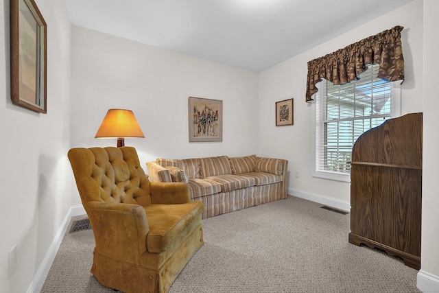 16 Spinnaker Dr Unit 16, East Lyme, CT 06357 - carpeted living room with baseboards
