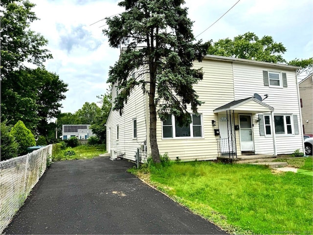 179 Mcgrath Ct, Stratford, CT 06615 - townhome / multi-family property with driveway