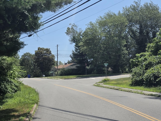 5 Bloomingdale Rd, Waterford, CT 06375