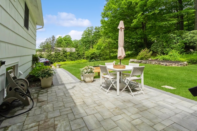 59 Flint Ridge Rd, Monroe, CT 06468 - view of patio / terrace with outdoor dining area