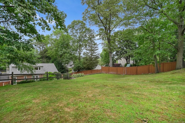 8 Gillies Ln, Norwalk, CT 06854 - view of yard