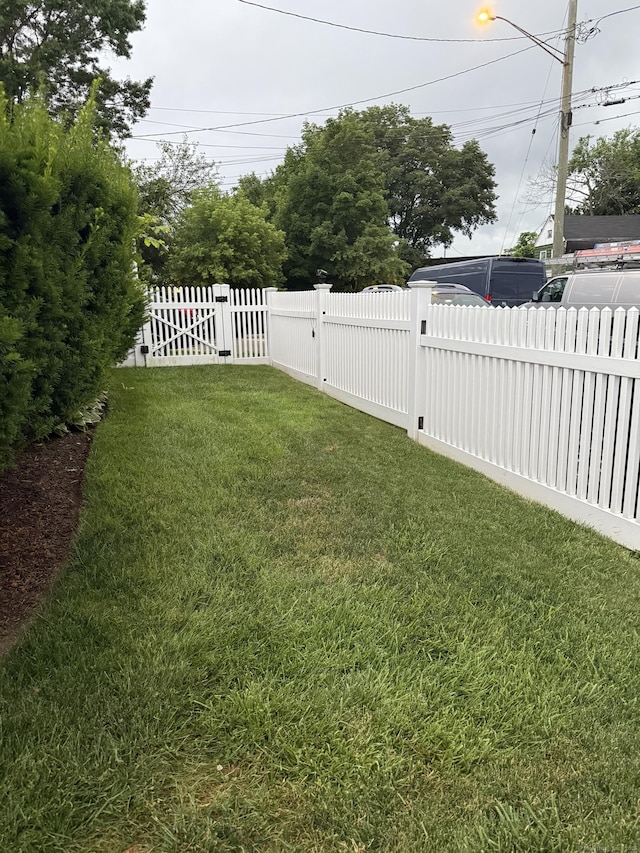 32 S St, Norwalk, CT 06854 - view of yard