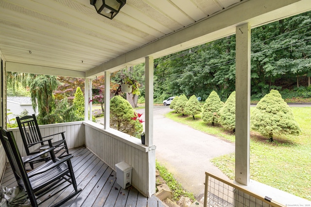 610 S Elm St, Wallingford, CT 06492 - view of wooden porch