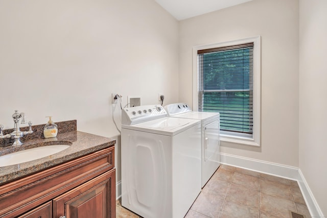 28 Aldo Dr, Woodbridge, CT 06525 - washroom featuring washer and dryer and baseboards