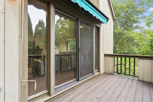 518 Iroquois Ln Unit A, Stratford, CT 06614 - view of wooden terrace
