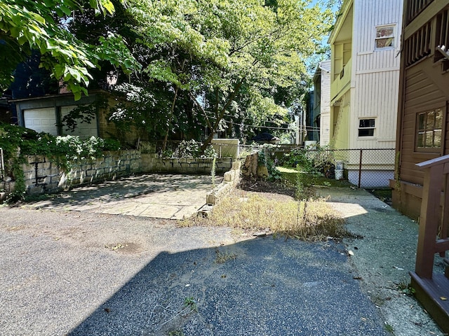 310 Bond St, Bridgeport, CT 06610 - view of yard