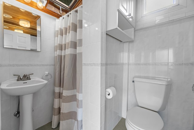 30 New Britain Rd, Old Lyme, CT 06371 - bathroom with tile walls and curtained shower