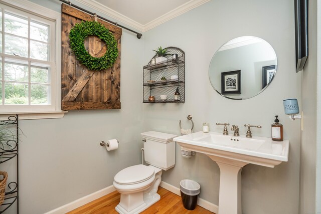 341 W Mountain Rd, Simsbury, CT 06092 - half bath with wood finished floors and ornamental molding