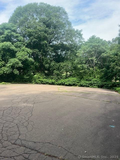 539 Fairway Rd, Orange, CT 06477