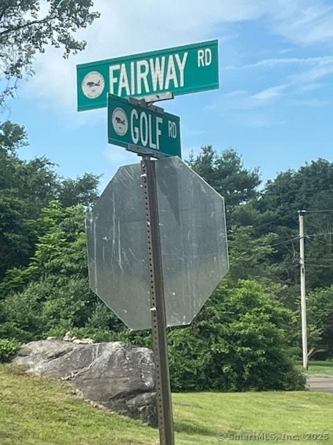 539 Fairway Rd, Orange, CT 06477
