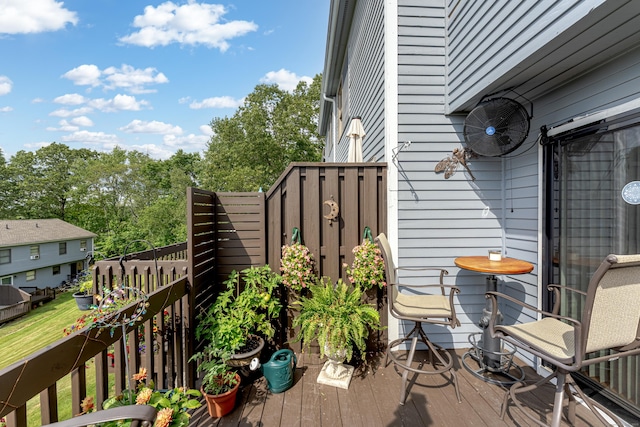 708 Lake Vista Dr Unit 708, East Hampton, CT 06424 - view of deck