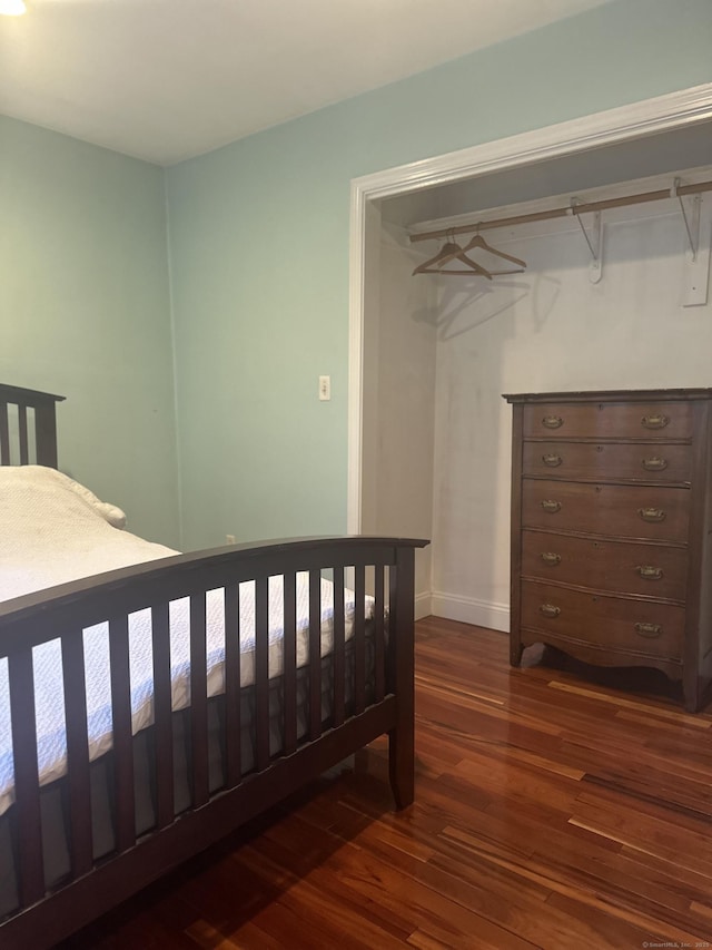 25 Goose Green Rd, Barkhamsted, CT 06063 - bedroom featuring dark wood finished floors and baseboards