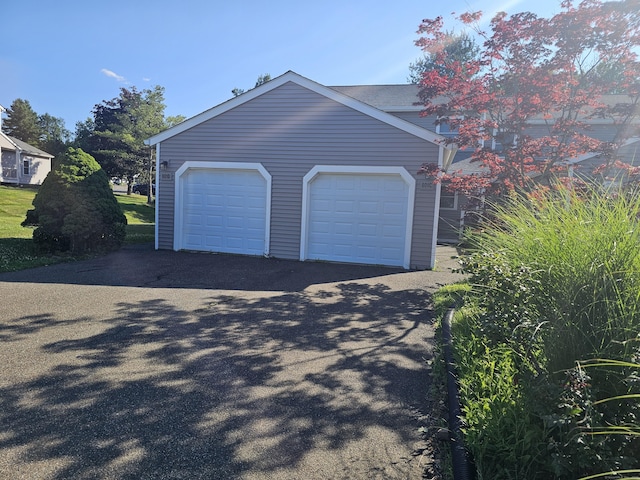 801 Long Hill Rd Apt C, Middletown, CT 06457 - photo 1