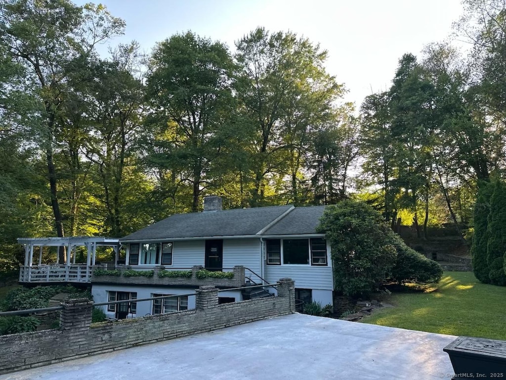 5 Old Orchard Rd, Bloomfield, CT 06002 - ranch-style house with a chimney