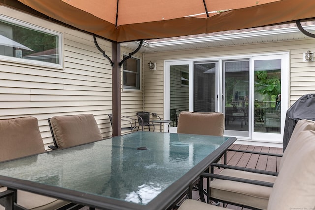 28 Musket Ridge Rd, New Fairfield, CT 06812 - deck with outdoor dining area