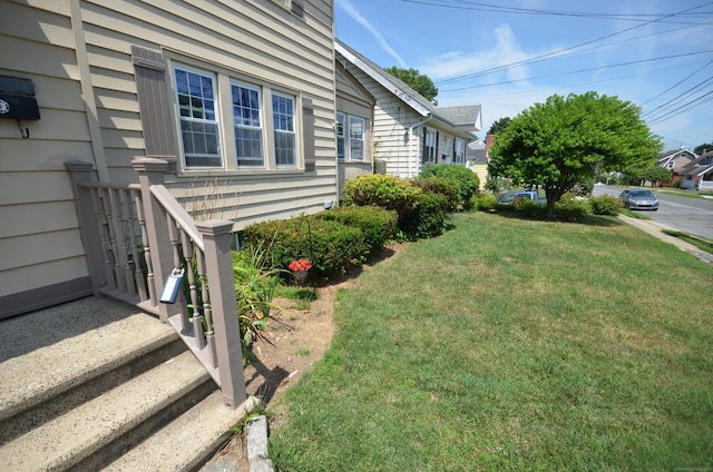 954 Birmingham St, Bridgeport, CT 06606 - view of green lawn