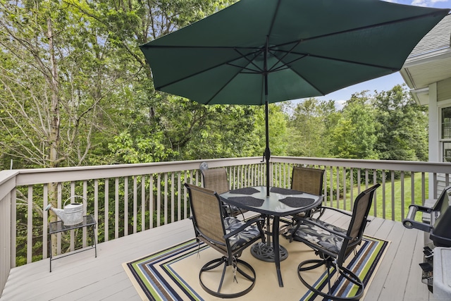 39 Emily Way Unit 39, West Hartford, CT 06107 - wooden deck with outdoor dining space