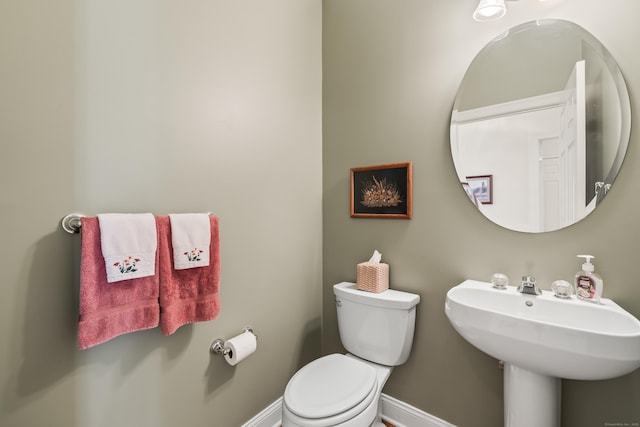 39 Emily Way Unit 39, West Hartford, CT 06107 - half bath featuring toilet and baseboards