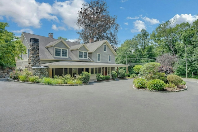 2024 Stratfield Rd, Fairfield, CT 06825 - view of front of house with a chimney