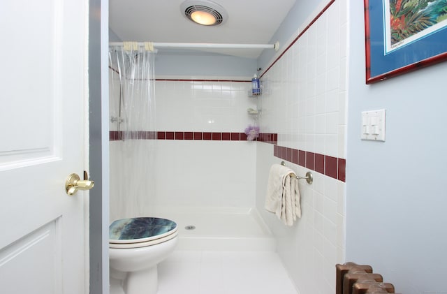 1 Best View Rd, Waterford, CT 06375 - full bathroom featuring a tile shower and radiator